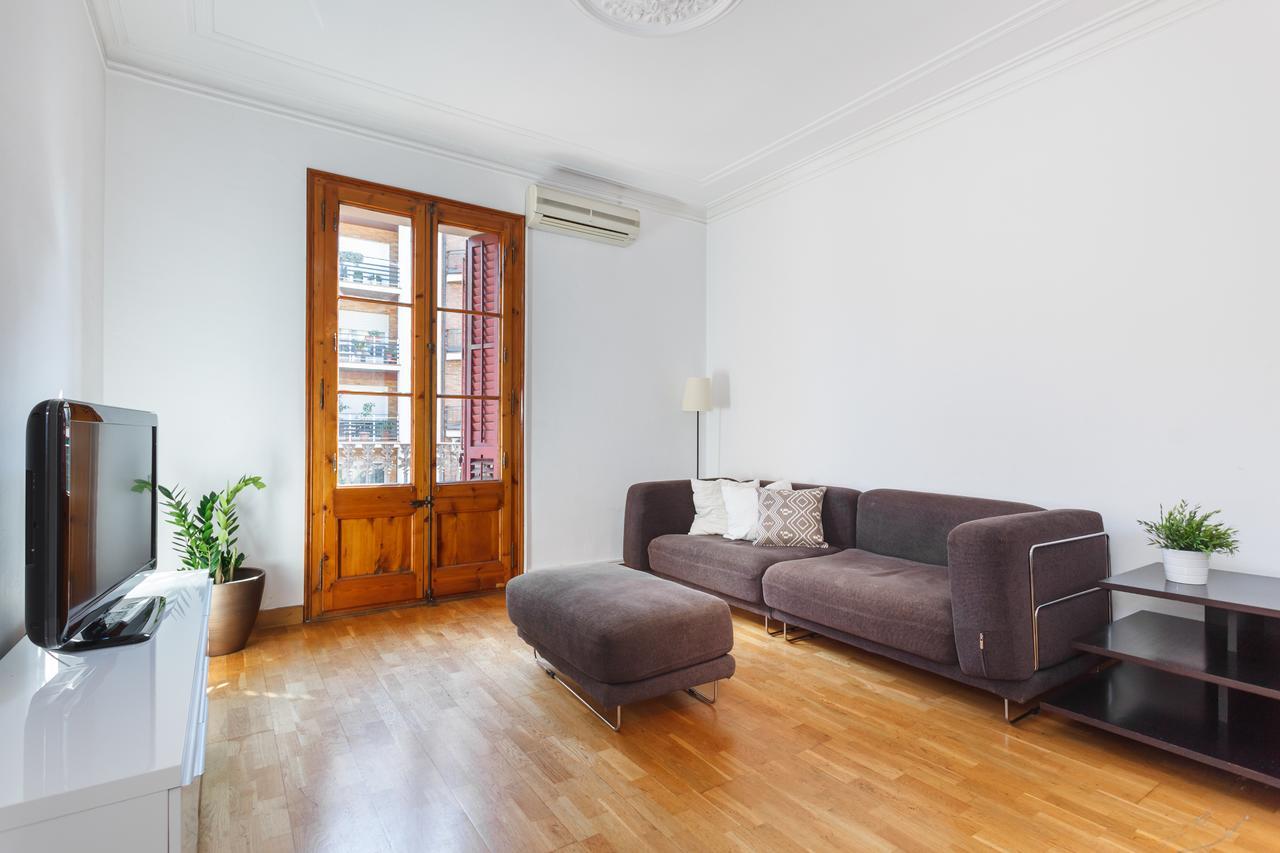 Flateli Aribau Apartman Barcelona Kültér fotó