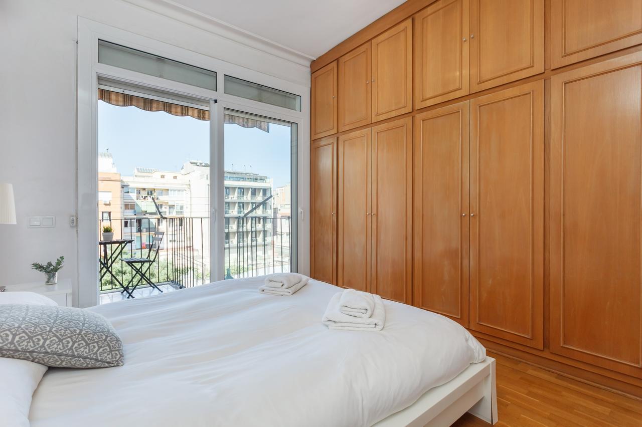 Flateli Aribau Apartman Barcelona Kültér fotó
