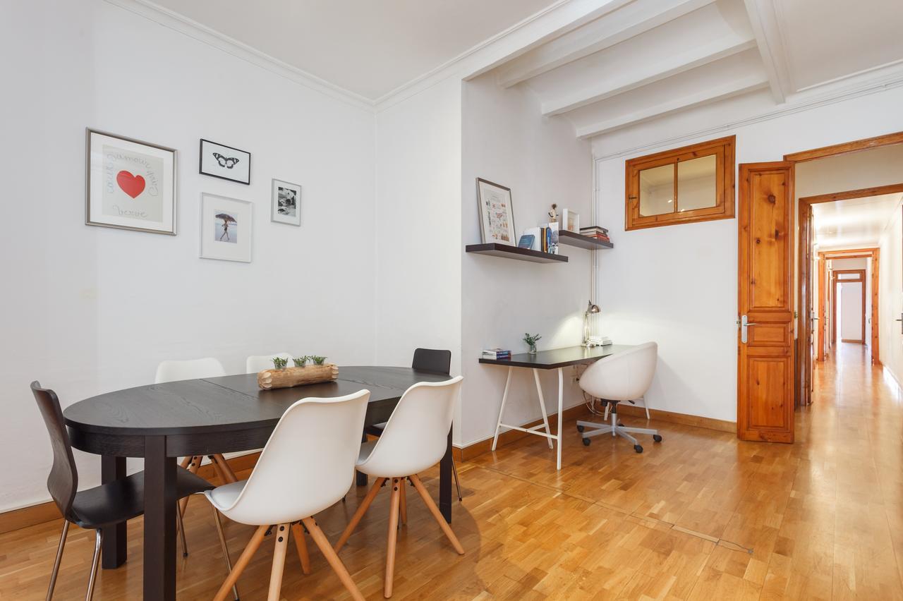 Flateli Aribau Apartman Barcelona Kültér fotó