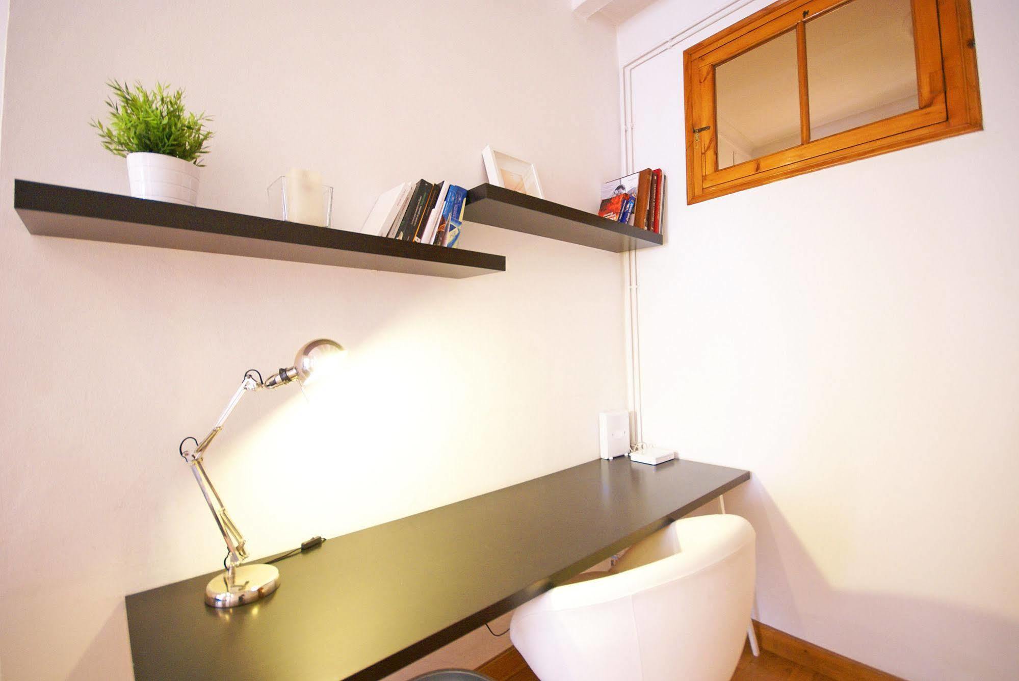 Flateli Aribau Apartman Barcelona Kültér fotó