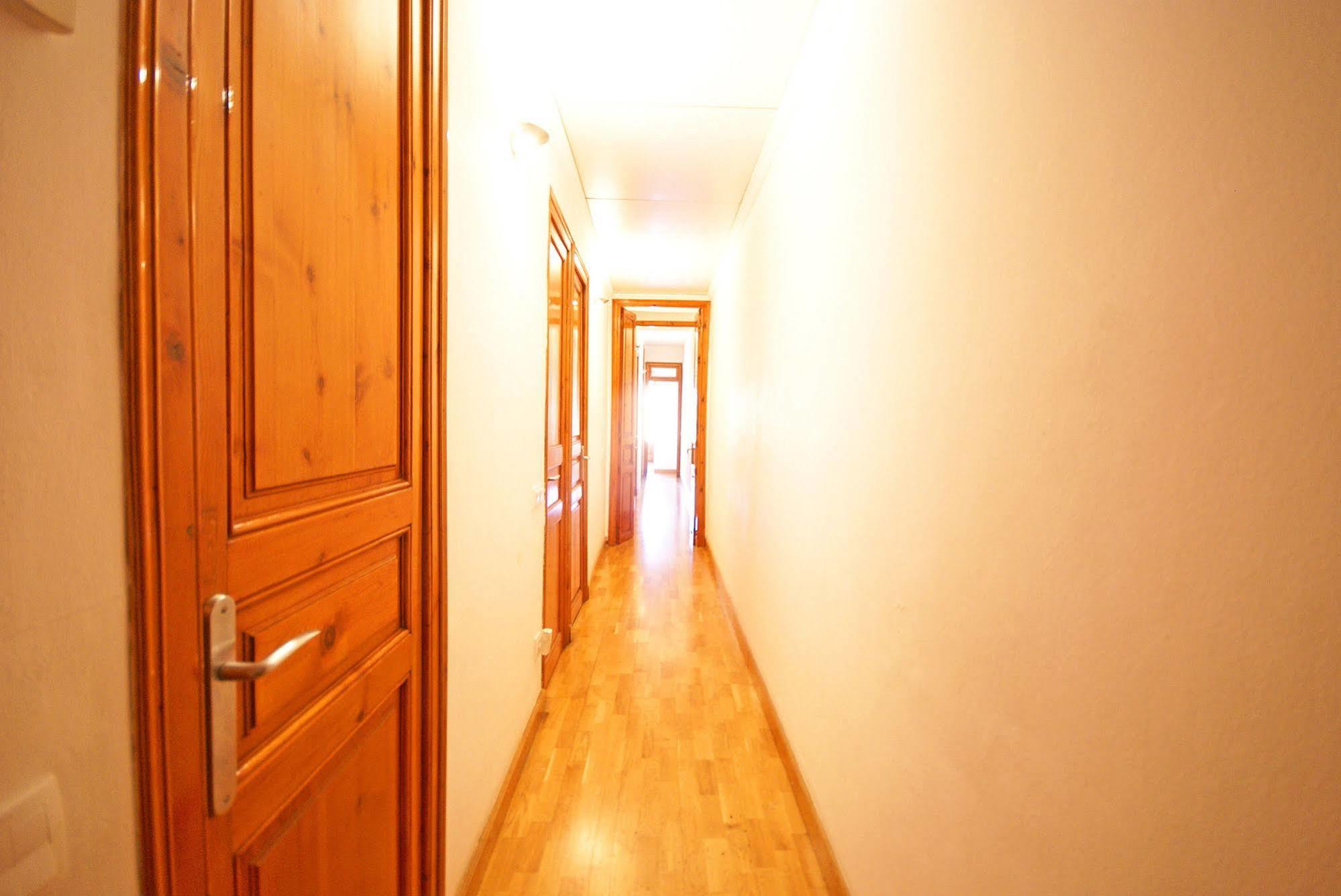Flateli Aribau Apartman Barcelona Kültér fotó
