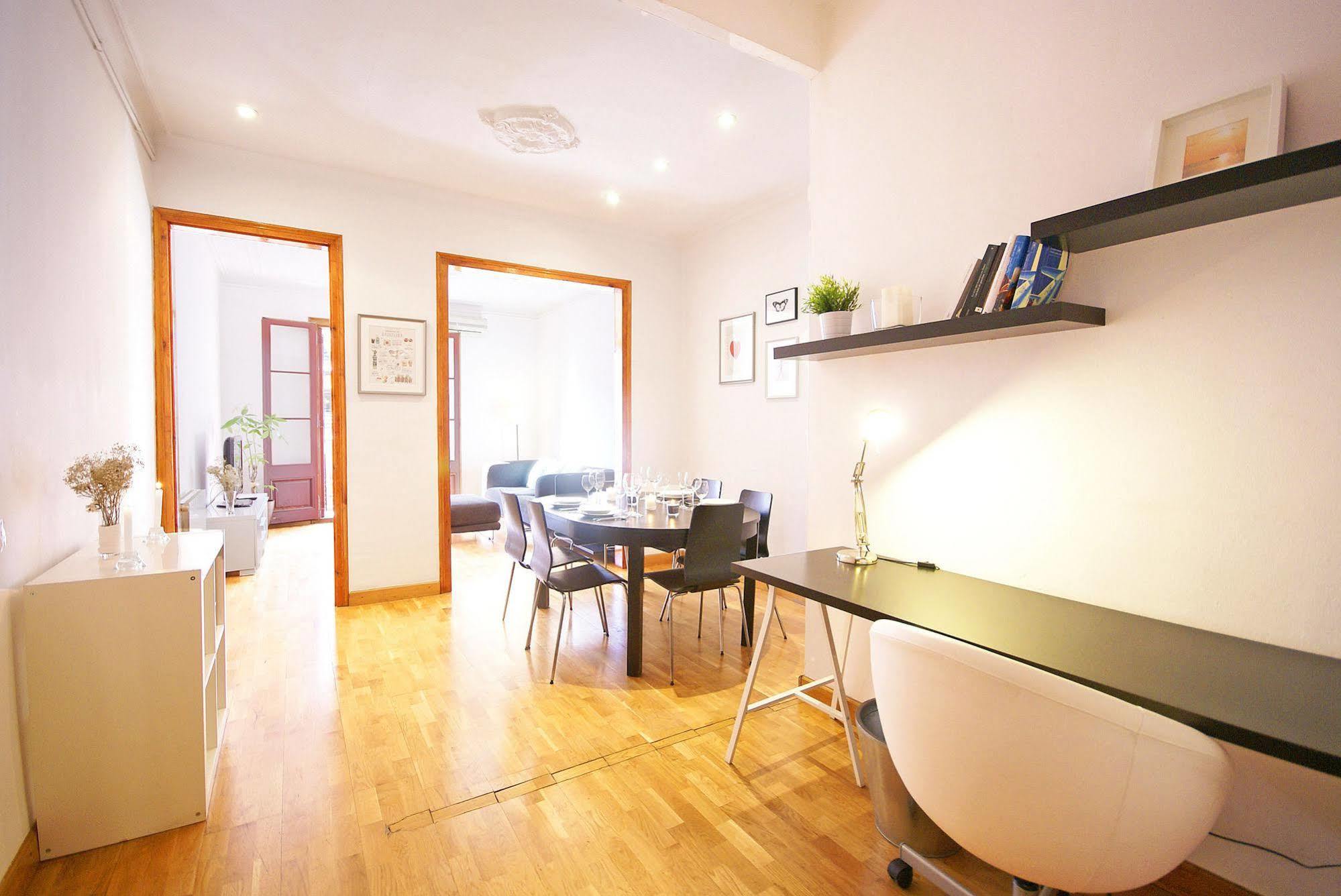 Flateli Aribau Apartman Barcelona Kültér fotó