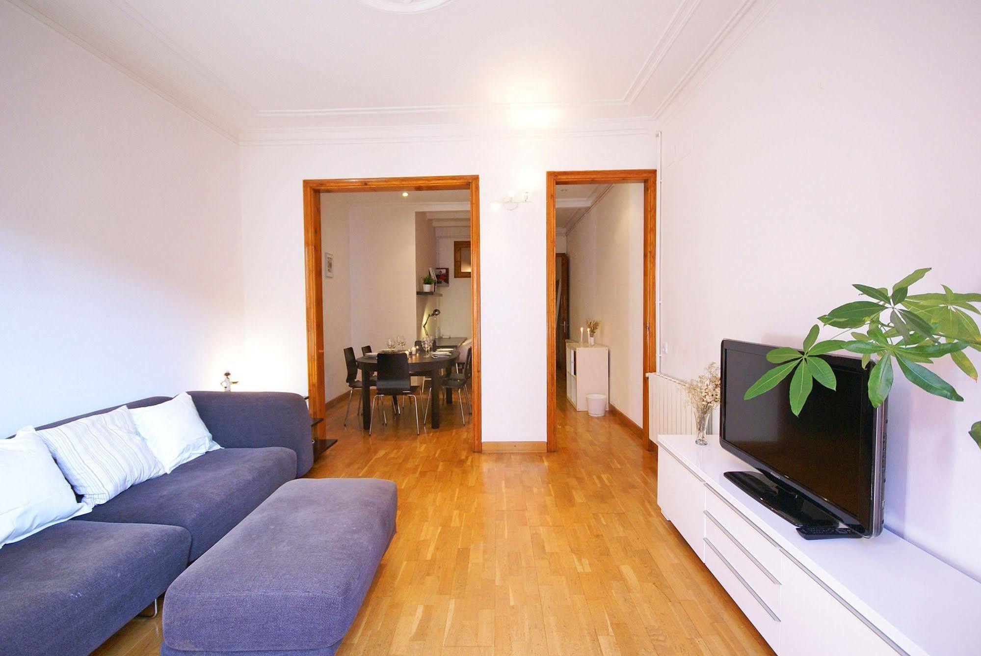 Flateli Aribau Apartman Barcelona Kültér fotó