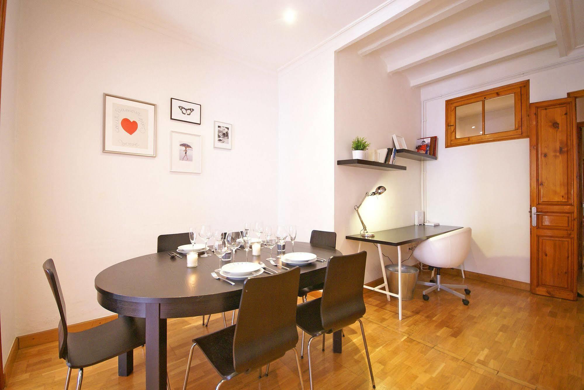 Flateli Aribau Apartman Barcelona Kültér fotó