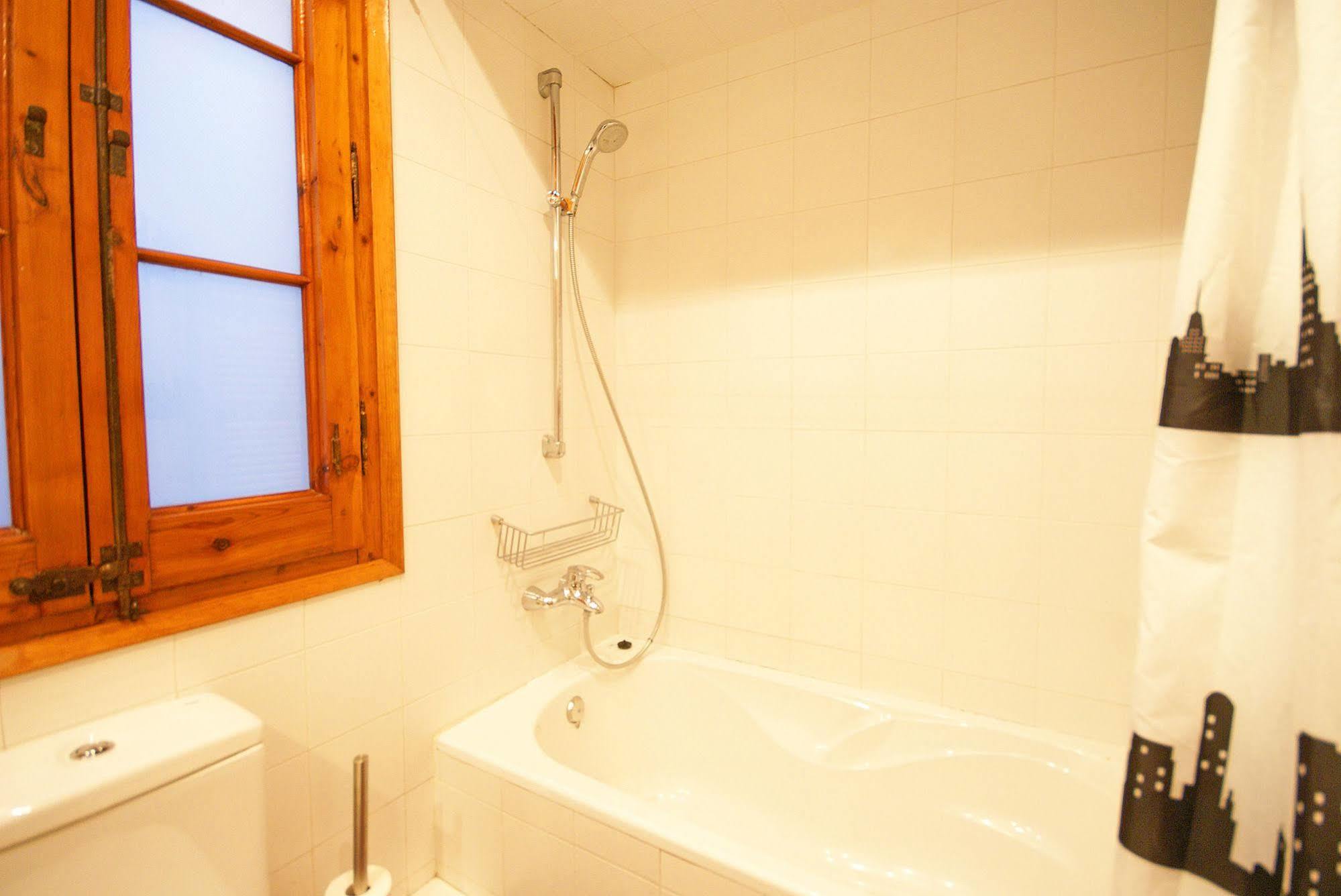 Flateli Aribau Apartman Barcelona Kültér fotó