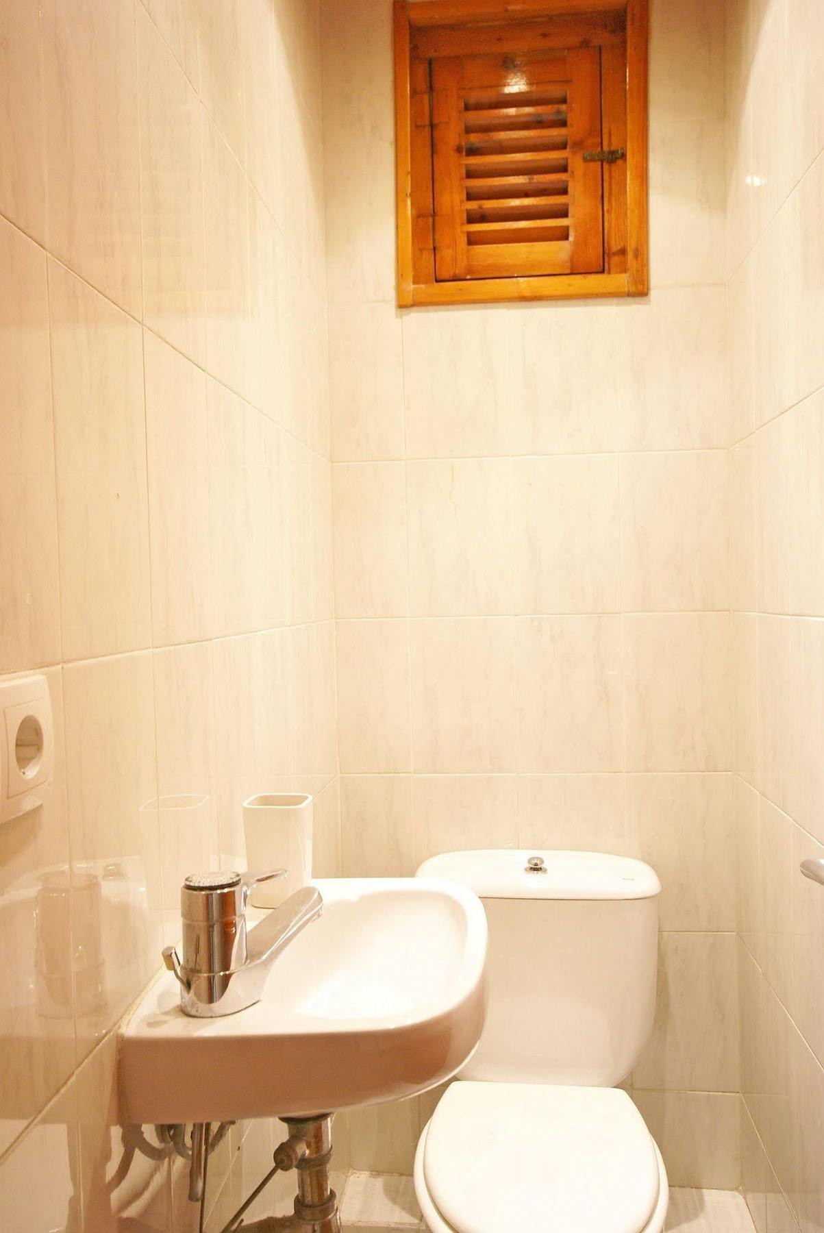 Flateli Aribau Apartman Barcelona Kültér fotó