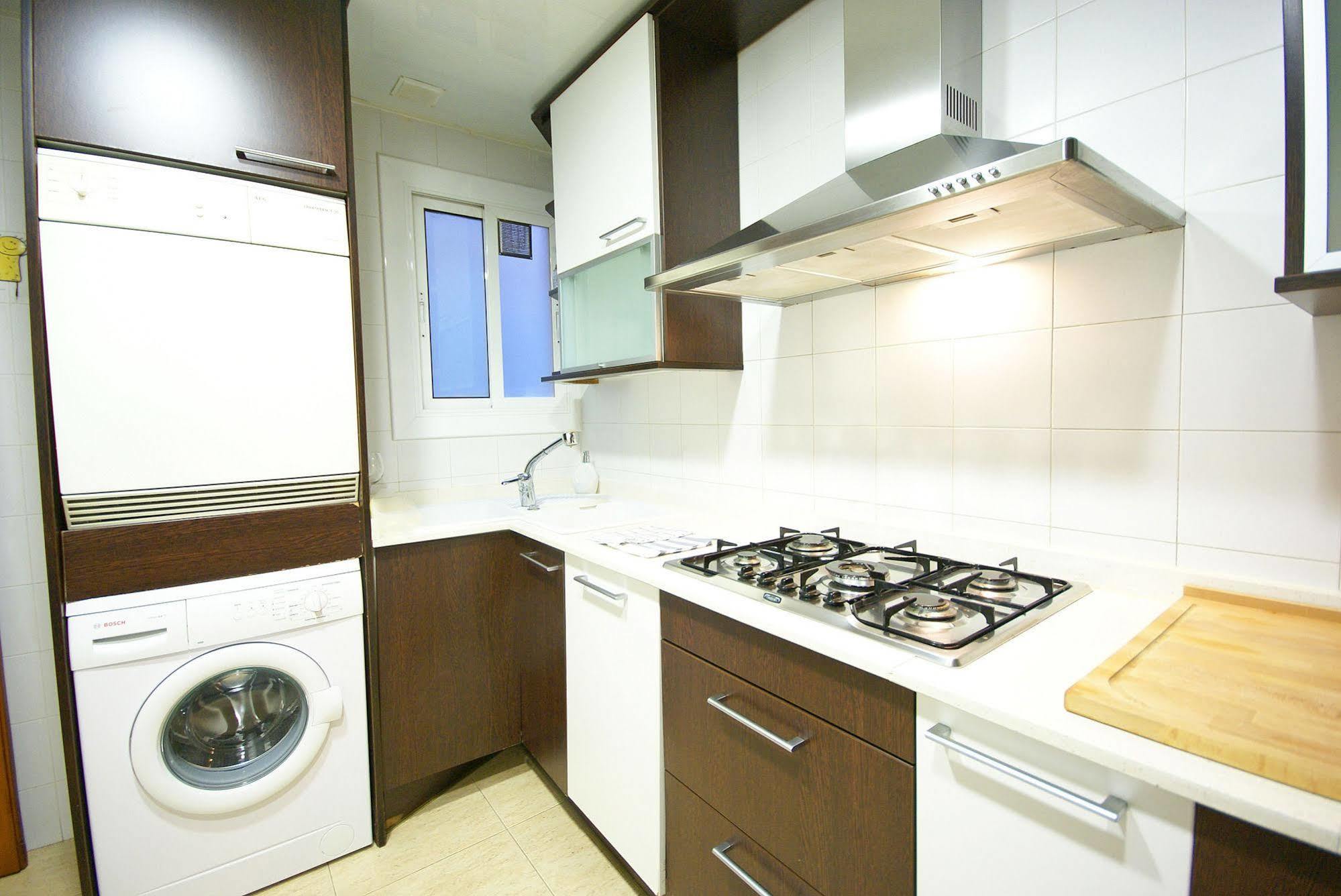 Flateli Aribau Apartman Barcelona Kültér fotó