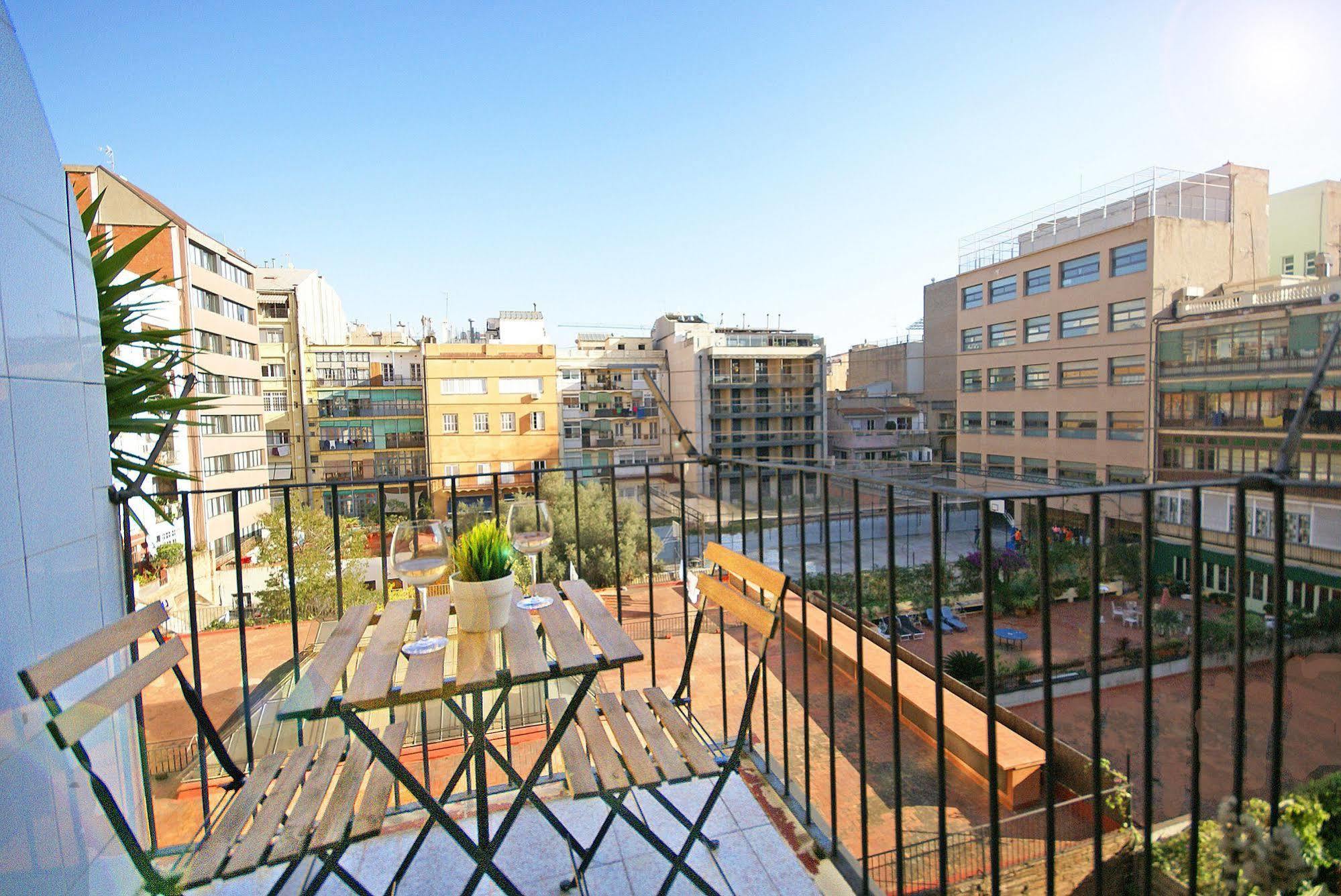 Flateli Aribau Apartman Barcelona Kültér fotó