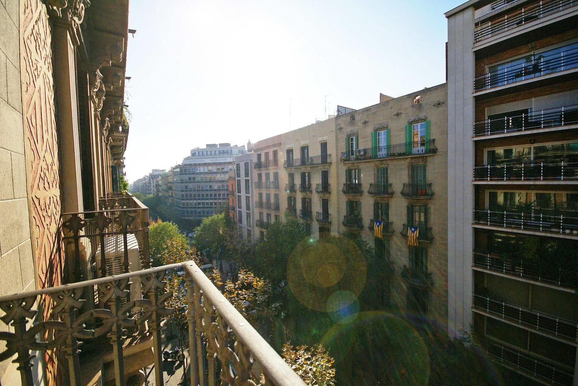 Flateli Aribau Apartman Barcelona Kültér fotó